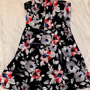Express 🌼 Floral 🌸 Strapless Dress